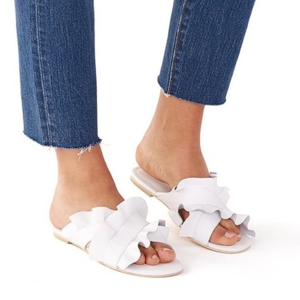 INTENTIONALLY BLANK Cake Cross Ruffle Strap Silver